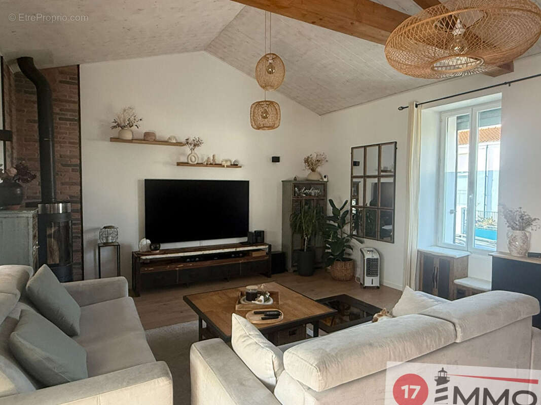 Maison de charme rénovée avec jardin Secteur calme proche Port des Minimes - photo 4