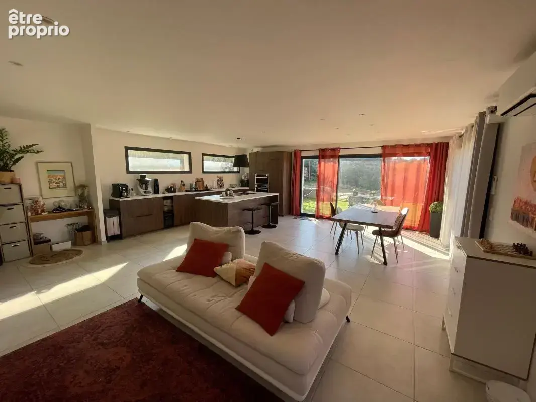 A vendre la seyne sur mer 83500 limite six-fours  villa recente 2 chambres jarin vue degagee - photo 4