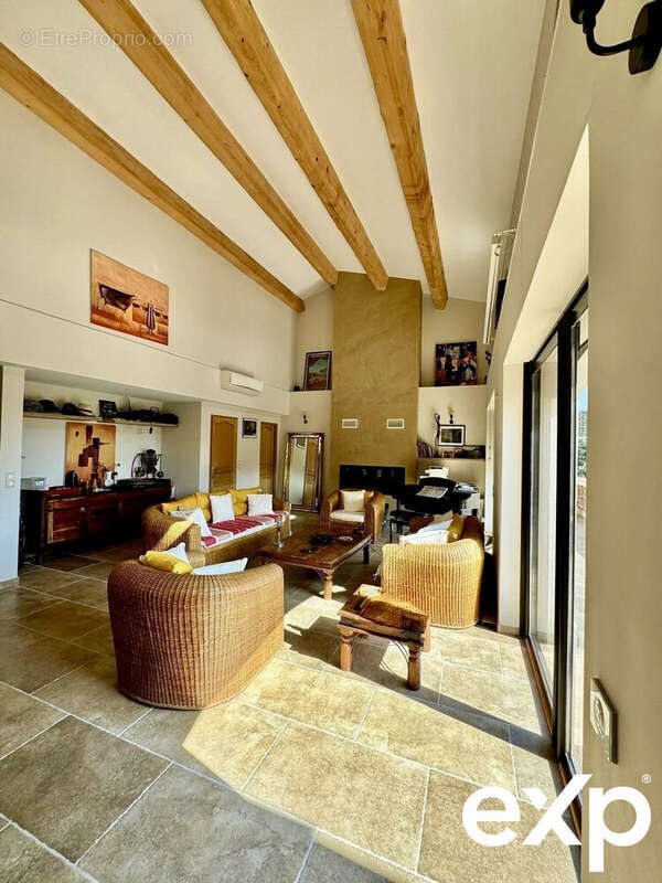 Maison à PLAN-DE-LA-TOUR