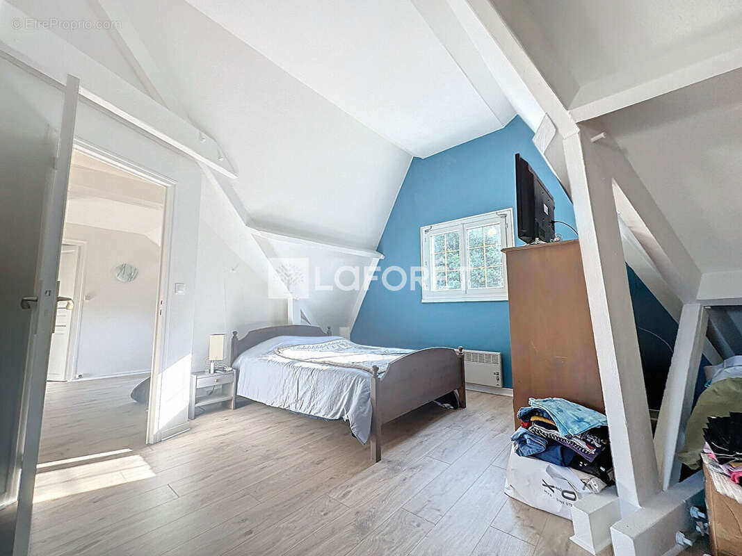 Maison à OZOIR-LA-FERRIERE