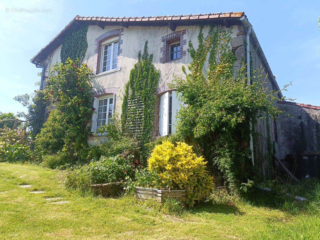 Maison à MENOMBLET