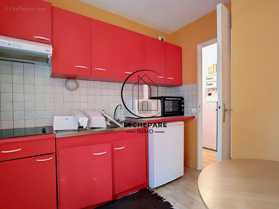 Appartement à EAUX-BONNES