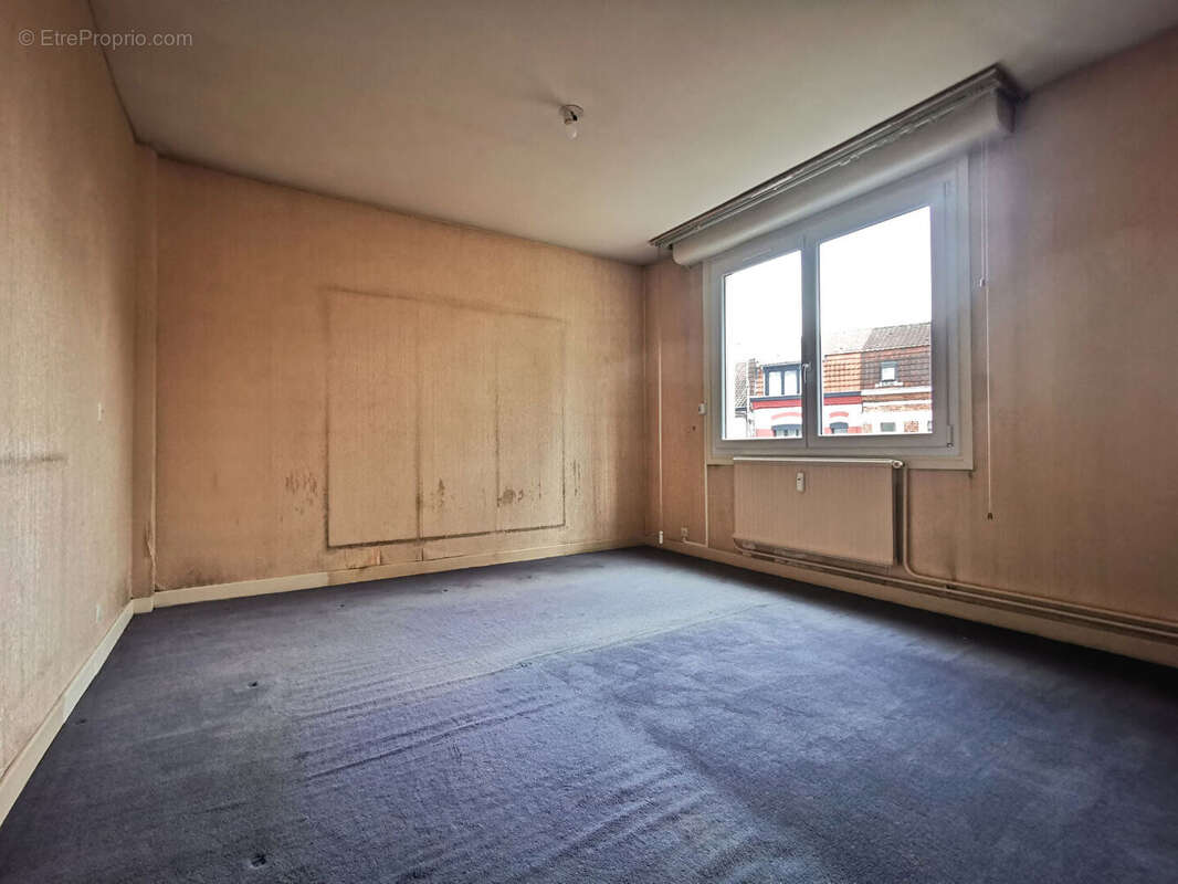 LILLE  Quartier Saint - Maurice Pellevoisin -  T3  67.09 m2  avec garage aérien et cave  . - photo 11