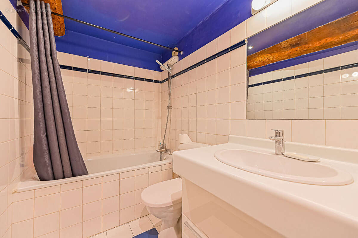 Appartement à PARIS-3E