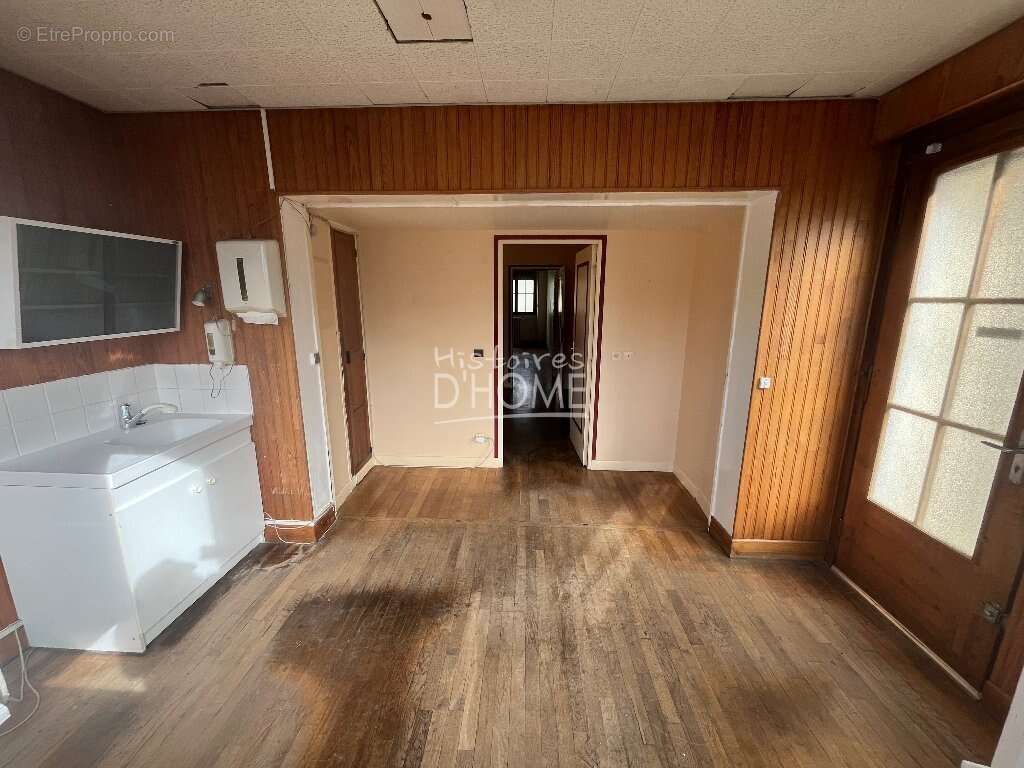 Maison à JOUY-LE-CHATEL