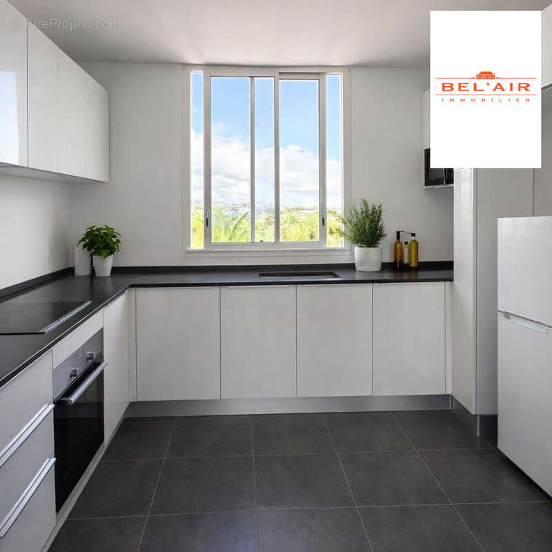 Cuisine équipée - Appartement à SCHOELCHER
