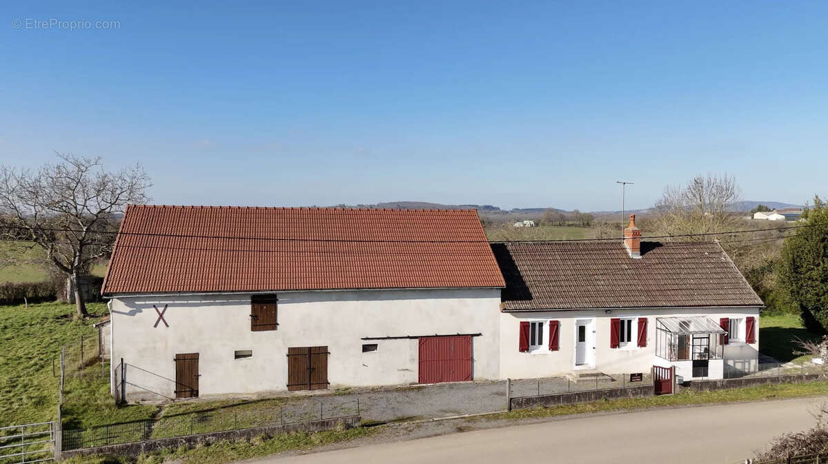 Maison à SAVIGNY-POIL-FOL