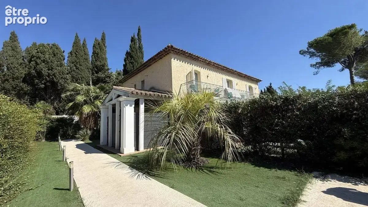 Vente à Terme LIBRE sur 18 ans - Villa (3 appartements DUPLEX + piscine) sur 910m²  à Saint Aygulf 83370 - photo 13
