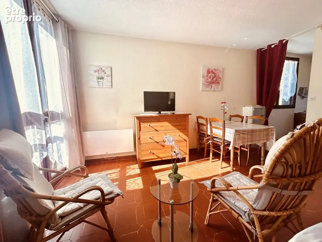 Appartement 1 pièce 28 m² à vendre à Greoux-Les-Bains (04800) - photo 3
