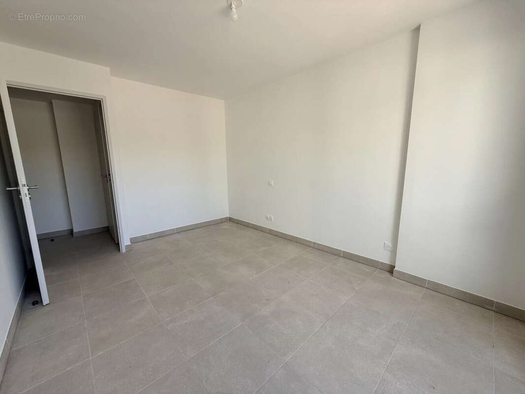Appartement 65 m² à Nimes  - photo 7