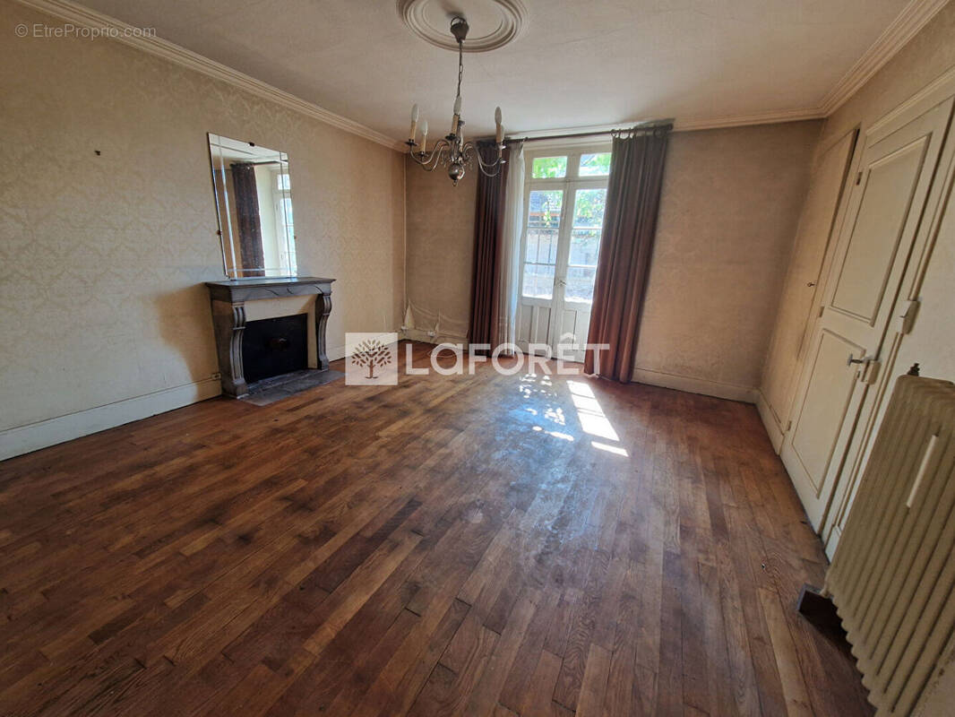 Maison à DAMPIERRE-SUR-SALON