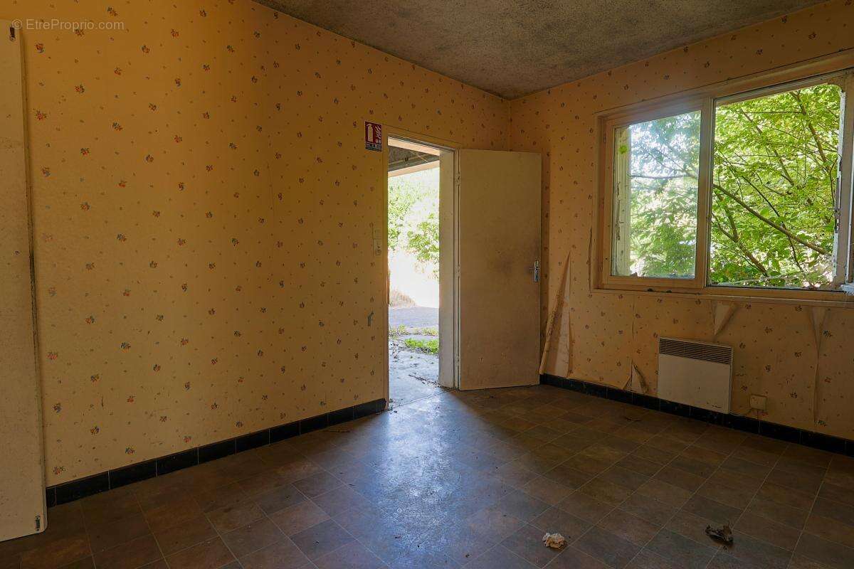 Maison - 128 m² - Isigny-le-Buat (50) - photo 3