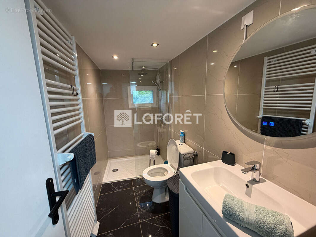 Maison à EQUEMAUVILLE