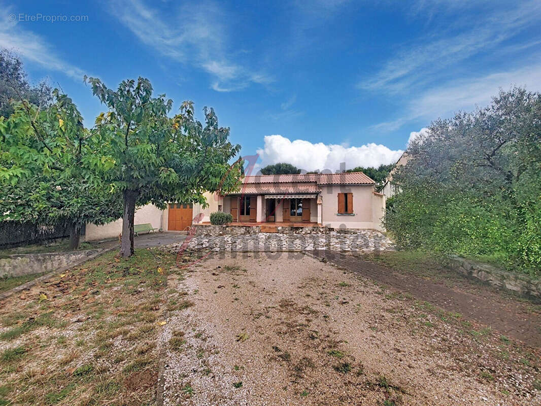Maison à CHATEAURENARD