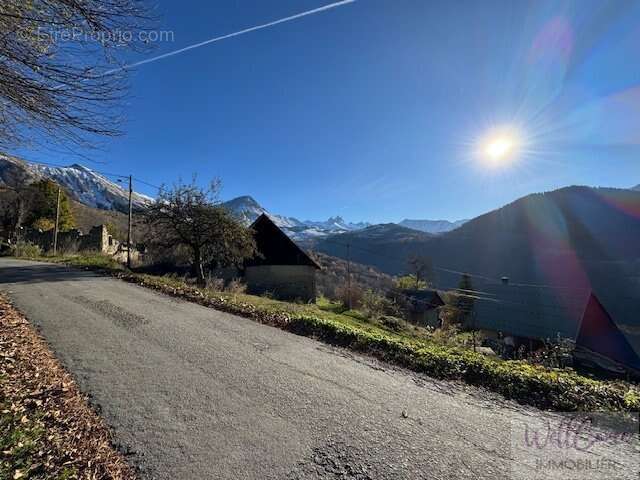 Terrain à ALBIEZ-LE-JEUNE
