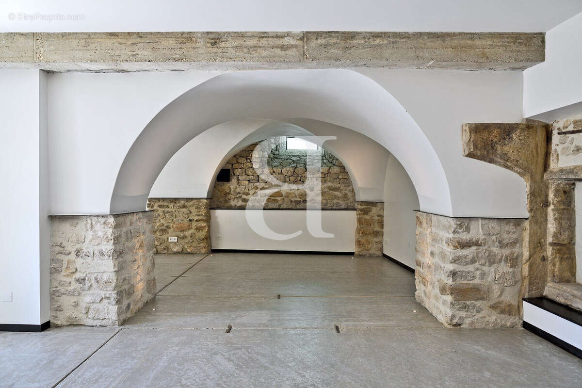 Maison 271 m² à Grignan  - photo 6