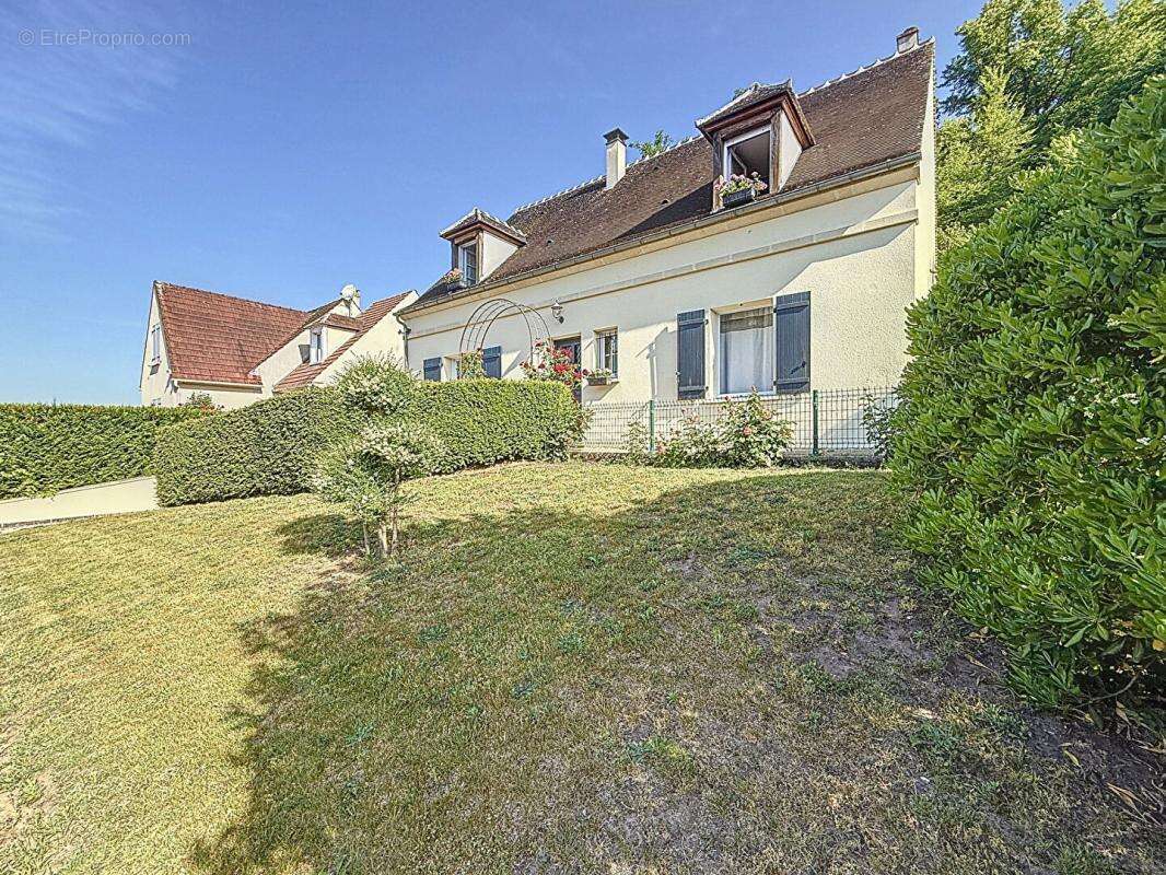Maison à VERNEUIL-EN-HALATTE