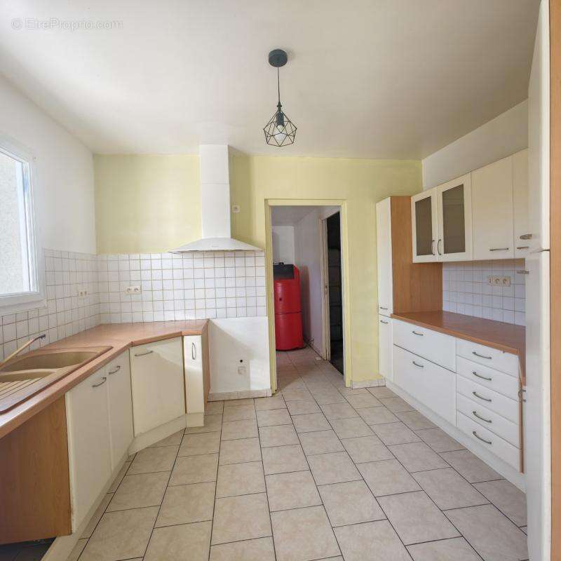Maison à NEUILLE-PONT-PIERRE