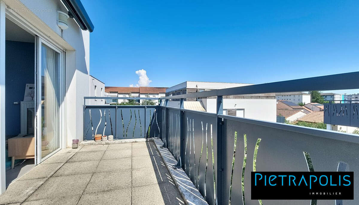 Appartement 60 m² à Vaulx-En-Velin  - photo 2