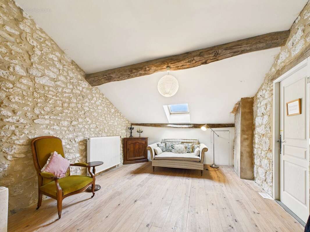 Élégante maison médiévale au cœur d’Issigeac, en Dordogne - photo 17