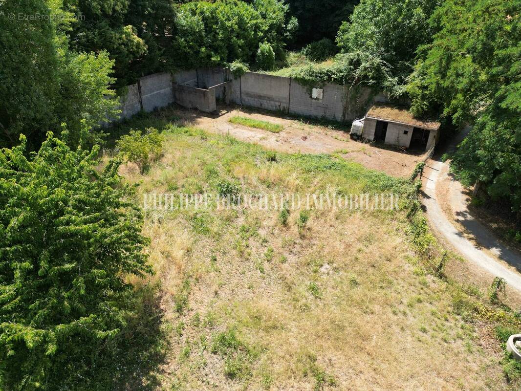 Terrain 1131 m² à Lucon  - photo 3