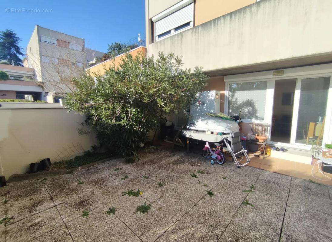 Appartement à SAVIGNY-LE-TEMPLE