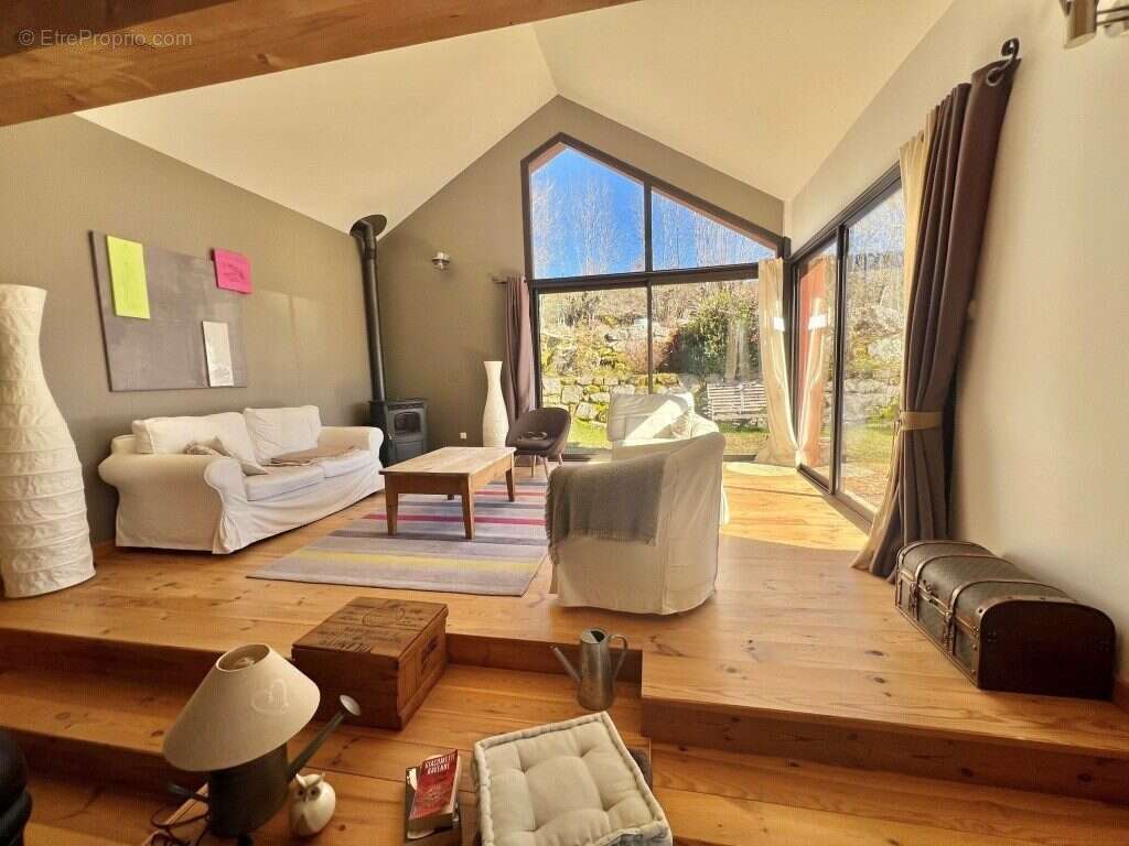 Maison à RIEUTORT-DE-RANDON