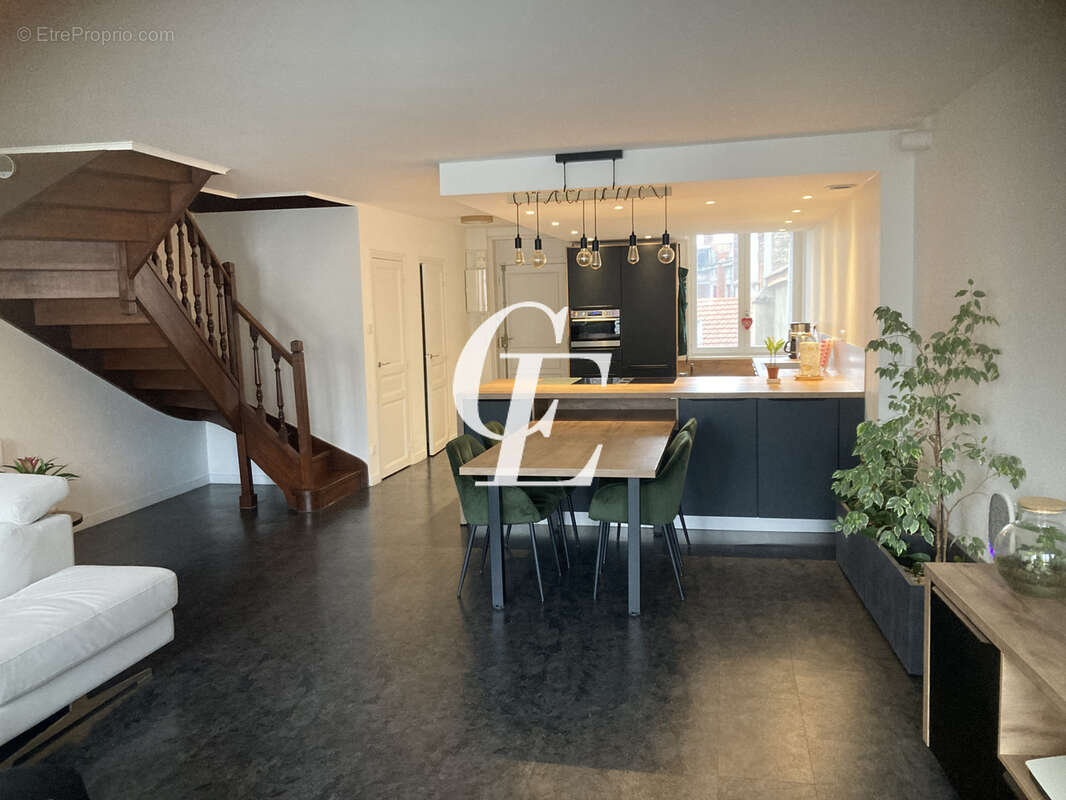 Appartement à SAINT-ETIENNE