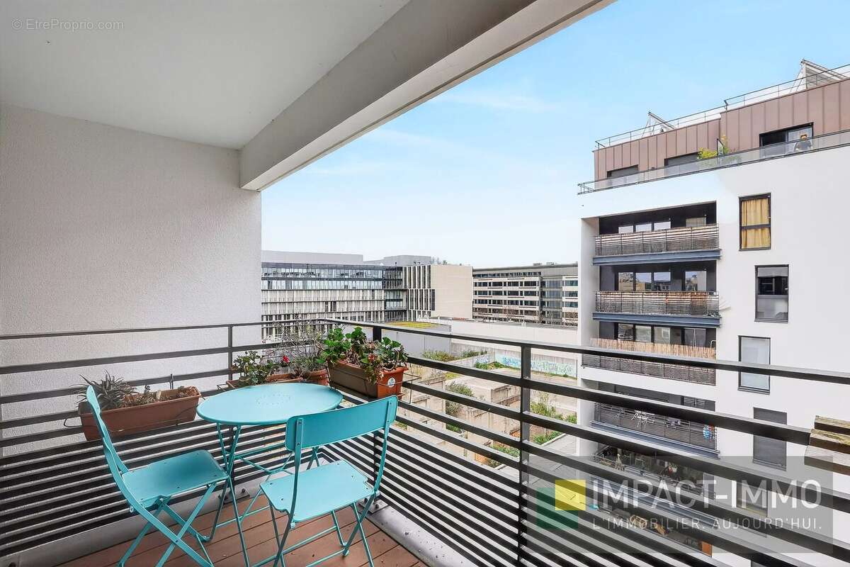 Appartement à COURBEVOIE