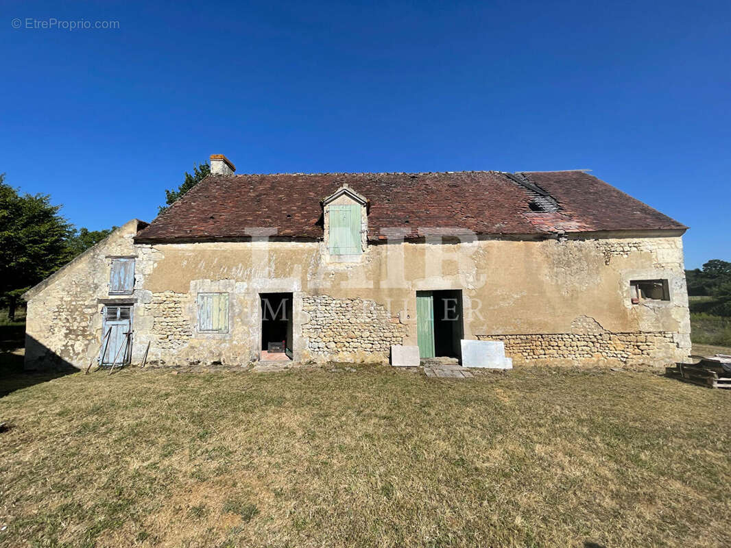 Corps de ferme à vendre avec 5.8 hectares, à Montgaudry, réf B15425 - photo 10