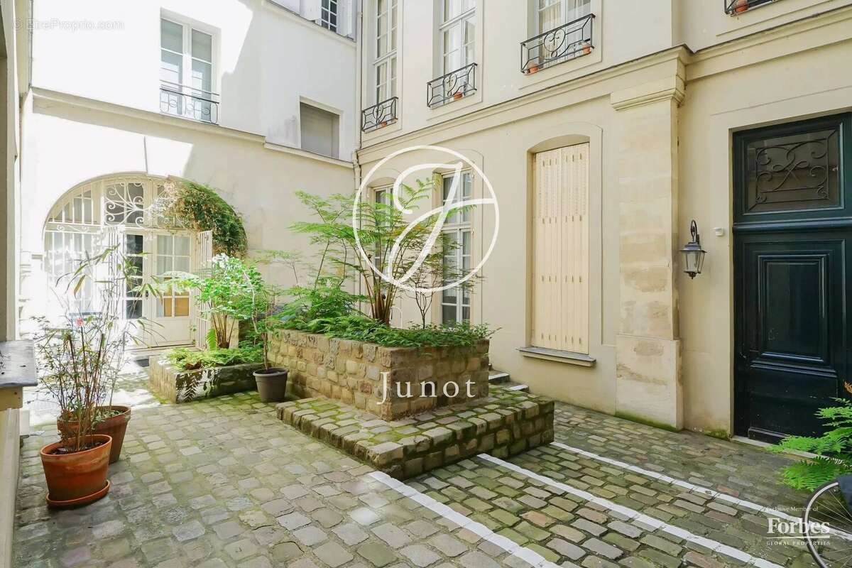 Appartement à PARIS-5E