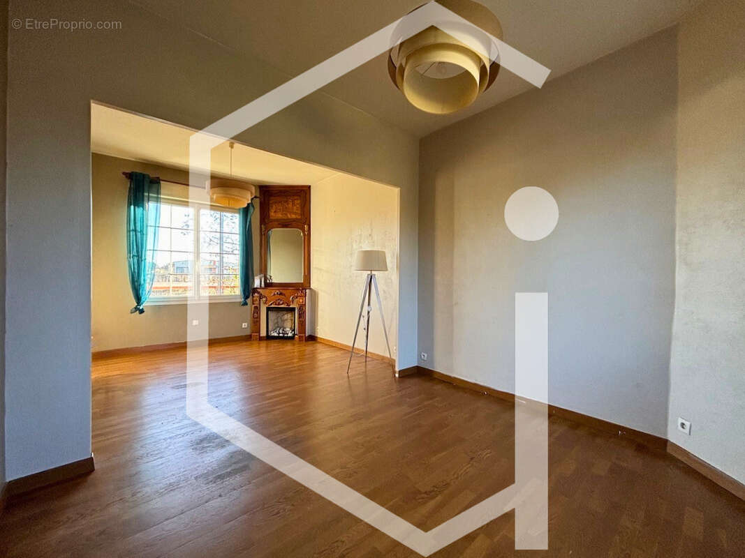 Maison à COSNE-COURS-SUR-LOIRE