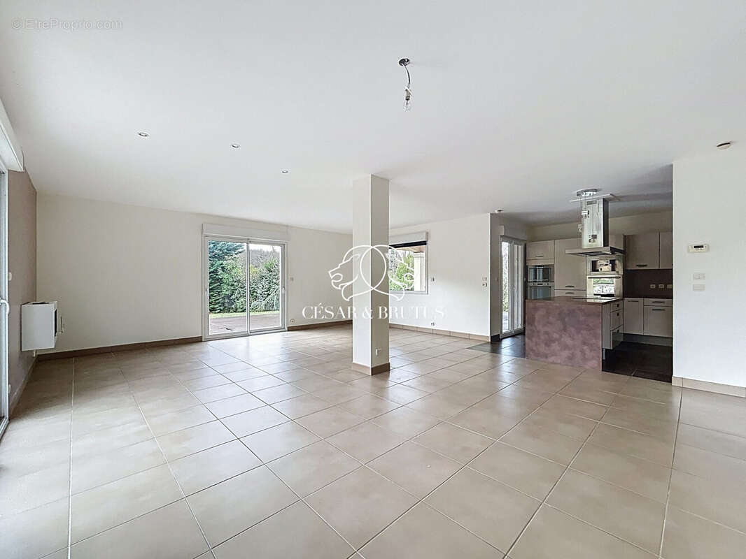 Maison à VILLEFONTAINE