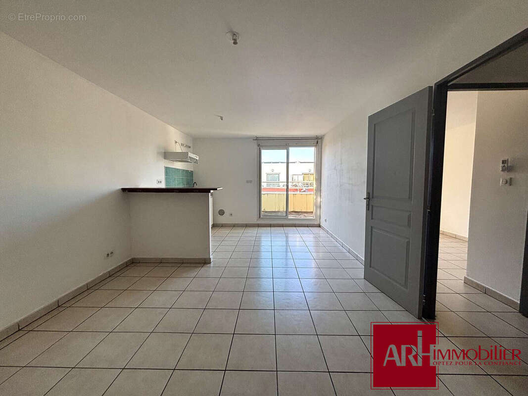 Appartement 38 m² à Saint-Denis  - photo 8