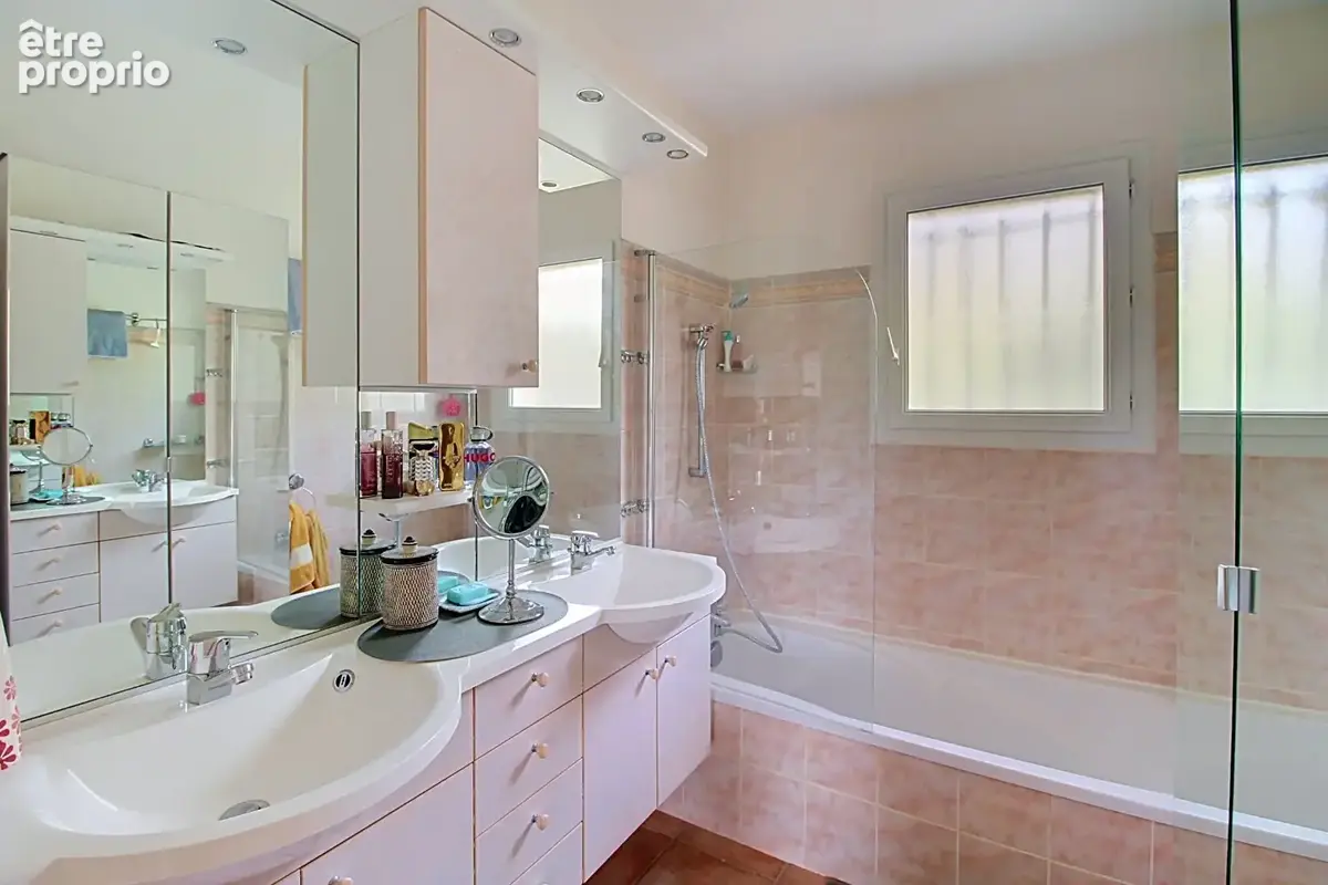 A vendre draguignan en exclusivite - maison t3 + dependance avec piscine - photo 8