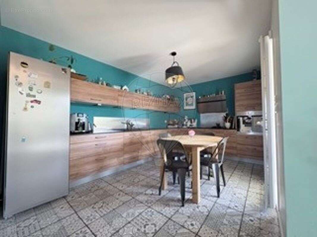 Maison à LA ROCHE-SUR-FORON