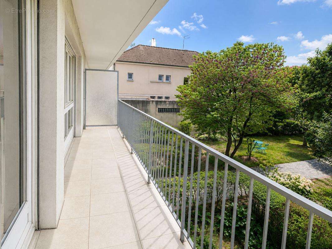 À 3 min du RER A : 81 m² au calme, 2 balcons sans vis-à-vis - photo 2