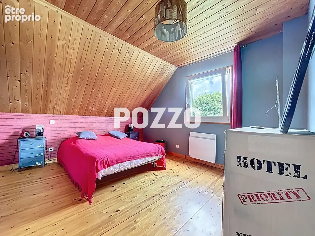 Propriété comprenant maison F4 en ossature bois, bâtiments avec 14 boxes , 10 ha de prairies et 2ha de bois - photo 9