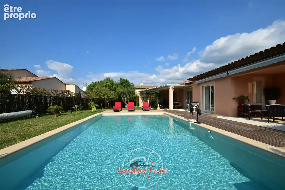 Plan de Carros :  Belle villa individuelle de plain-pied avec piscine et vaste sous sol de130 m2 - photo 3