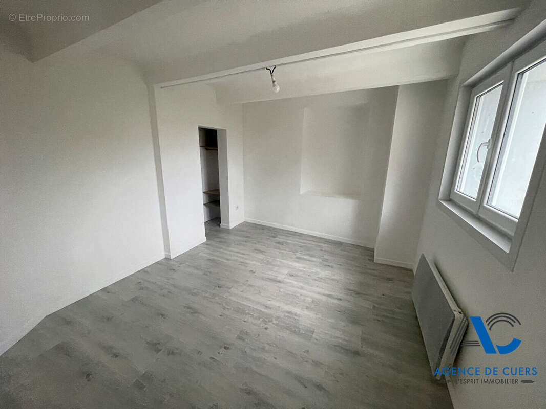 Appartement à CUERS