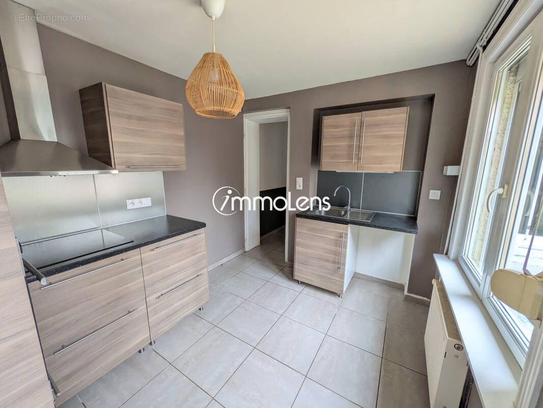 Maison 5 pièces 101 m² · à Henin-Beaumont · 101,4 m² · 137 150 €