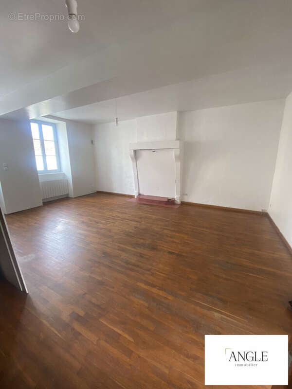 Maison à AILLIERES-BEAUVOIR