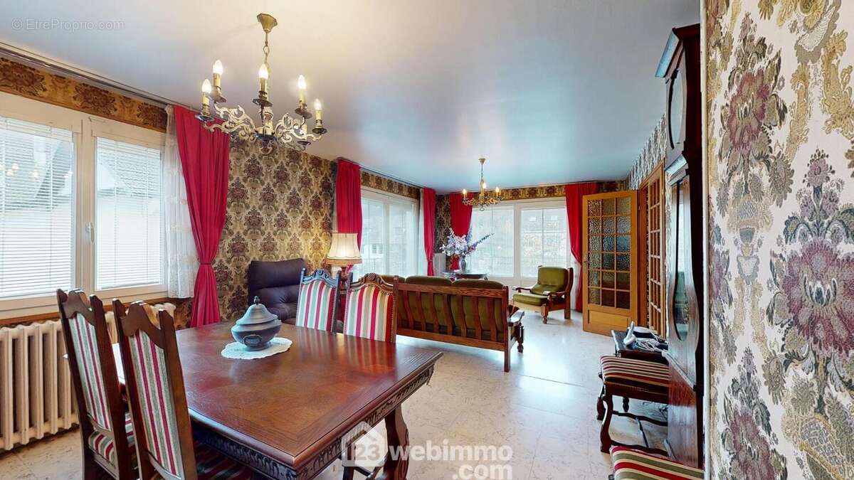 Maison à LACROIX-SAINT-OUEN