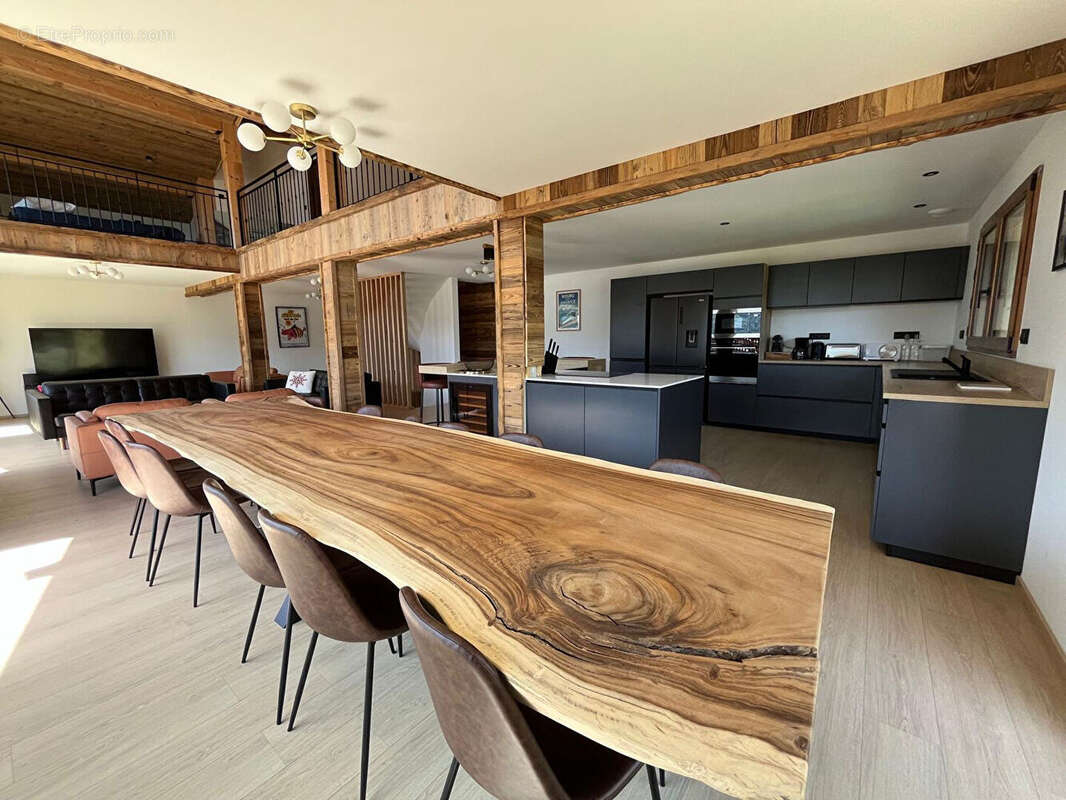 Exclusivité - Chalet - 2 logements - Bourg-St-Maurice - photo 6