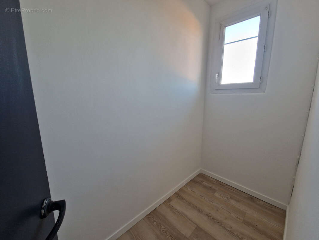 Appartement à VALREAS