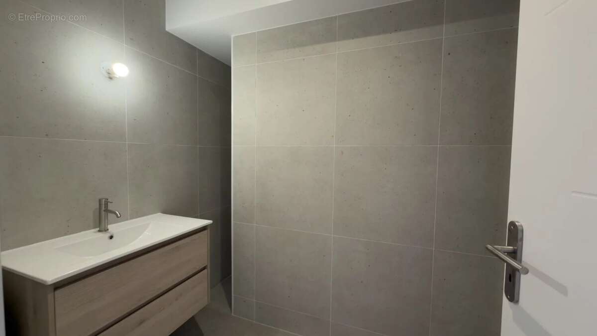 DUPLEX 110 m² renovée centre ville - photo 11