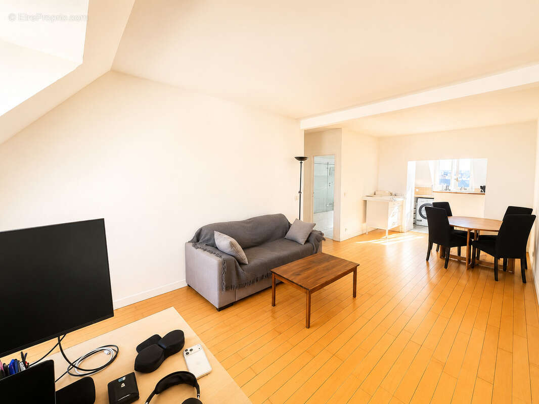 Rue denfert rochereau - dernier etage - photo 2