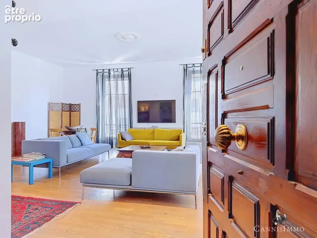 CANNES CENTRE RARE Appartement de caractère  220m2  au sol à 5 minutes de la Croisette - photo 2