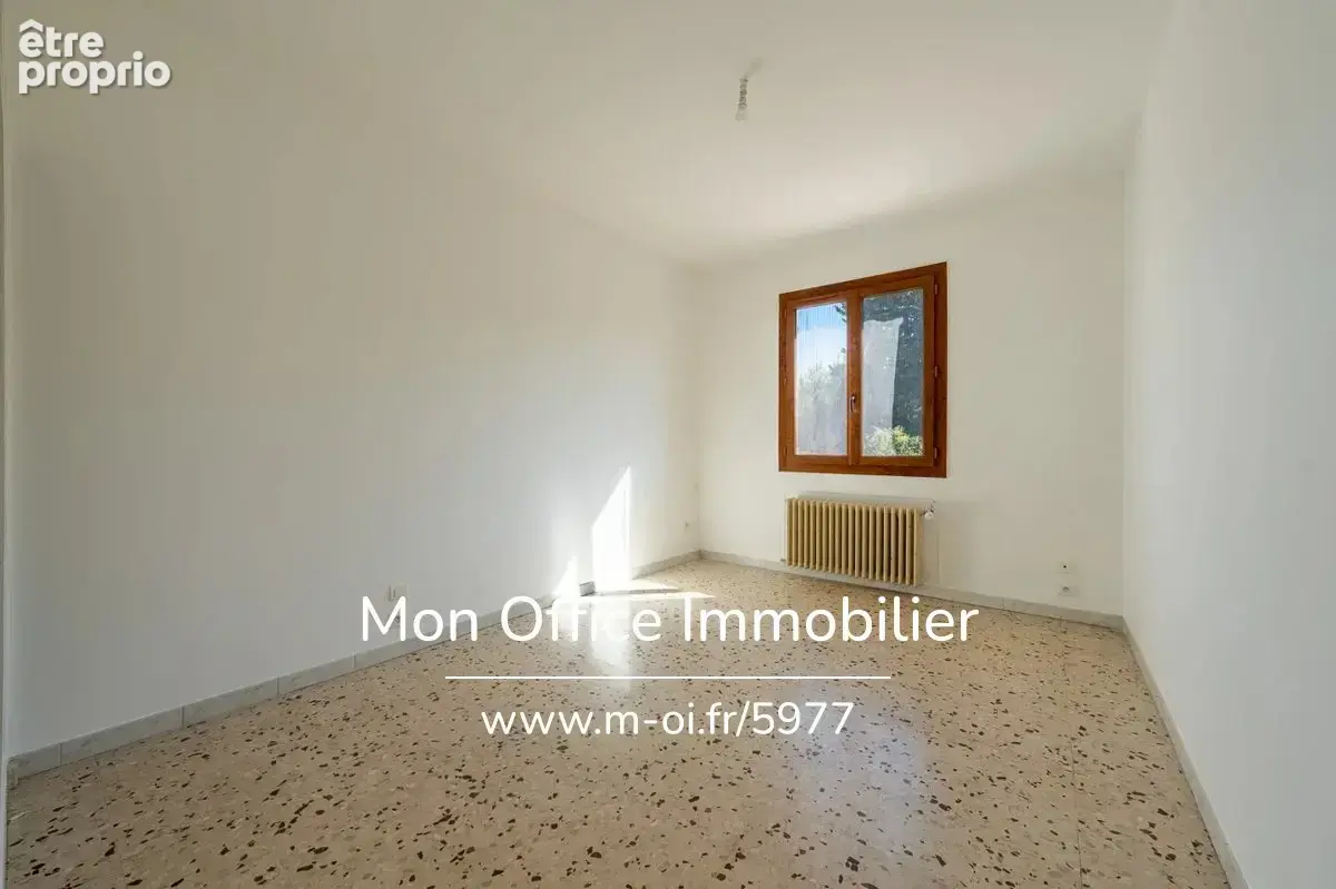 Référence : 5977-CDI. - Cabriès – Haut de villa T5 de 124 m² avec jardin, terrasse et 3 stationnements - photo 7