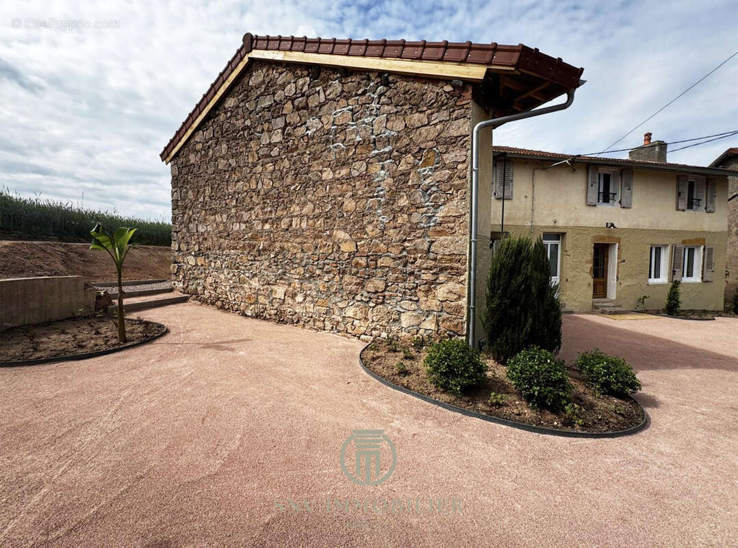 Maison à MONTAIGUET-EN-FOREZ